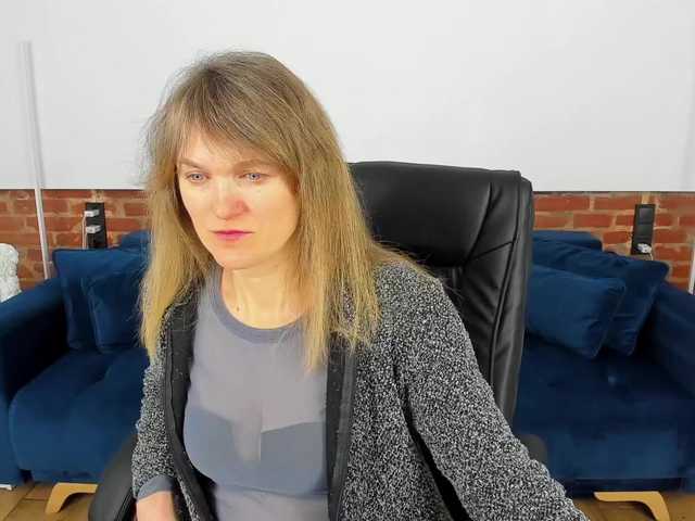 Annabel-xxx's BongaCams show and profile