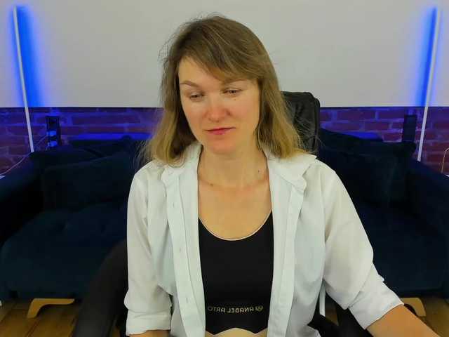 Annabel-xxx's BongaCams show and profile