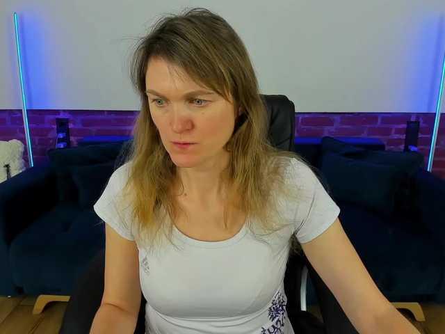 Annabel-xxx's BongaCams show and profile