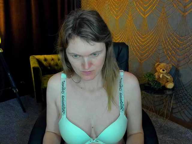 Annabel-xxx's BongaCams show and profile