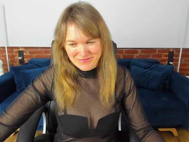 Annabel-xxx's BongaCams show and profile