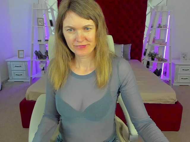 Annabel-xxx's BongaCams show and profile