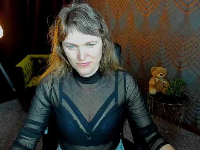 Annabel-xxx's BongaCams show and profile