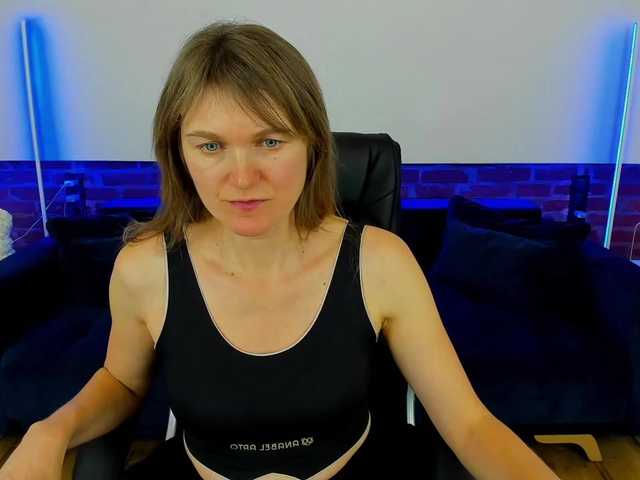 Annabel-xxx's BongaCams show and profile