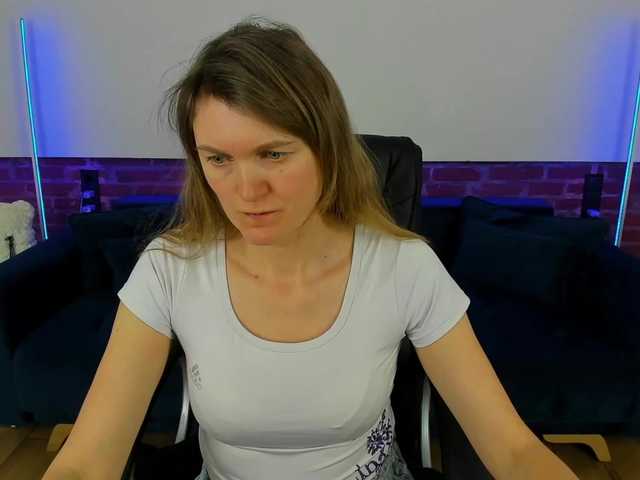 Annabel-xxx's BongaCams show and profile