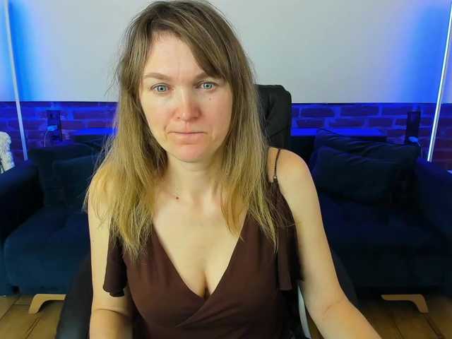 Annabel-xxx's BongaCams show and profile