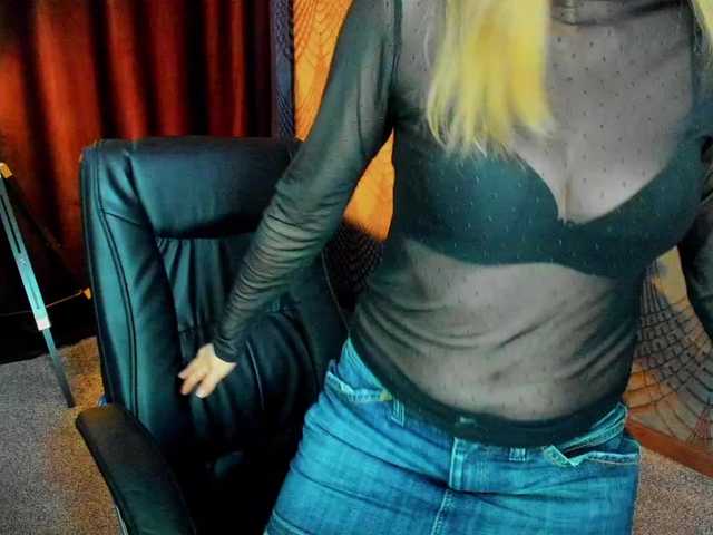 Annabel-xxx's BongaCams show and profile