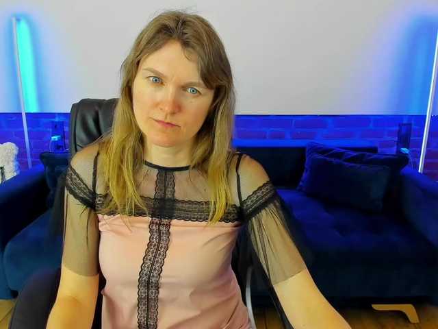 Annabel-xxx's BongaCams show and profile