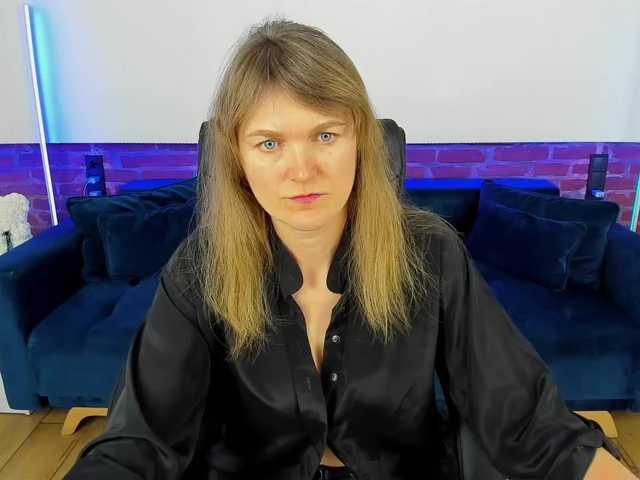 Annabel-xxx's BongaCams show and profile