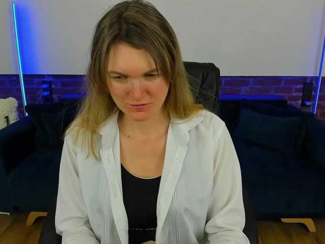 Annabel-xxx's BongaCams show and profile