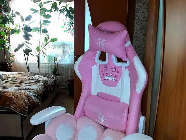 Lola18111's BongaCams show and profile