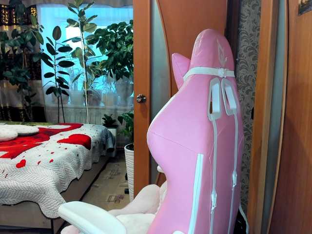 Lola18111's BongaCams show and profile