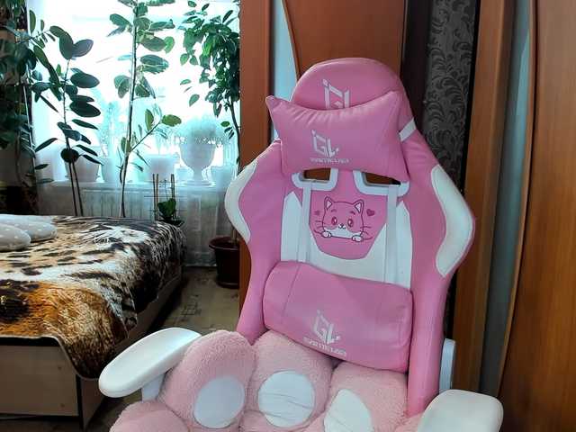 Lola18111's BongaCams show and profile