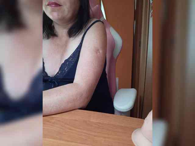 Tatka18111 webcam