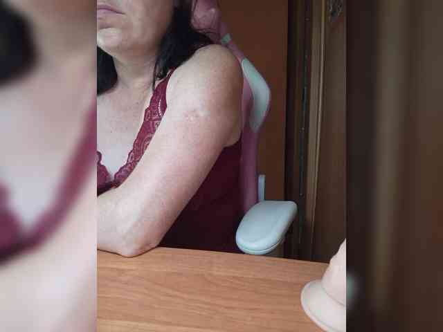 Tatka18111 webcam