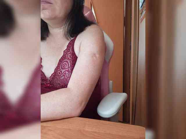 Tatka18111 webcam