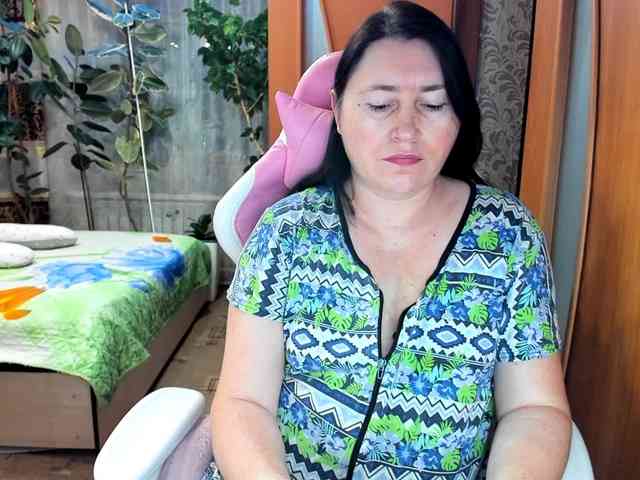 Lola18111 Live Webcam on BongaCams