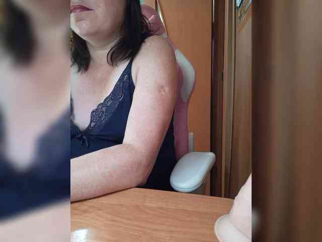 Tatka18111 webcam
