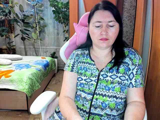 Lola18111 Live Webcam on BongaCams