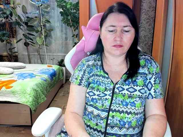 Lola18111 Live Webcam on BongaCams