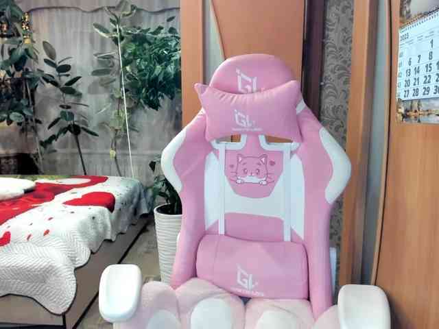 Tatka18111 webcam