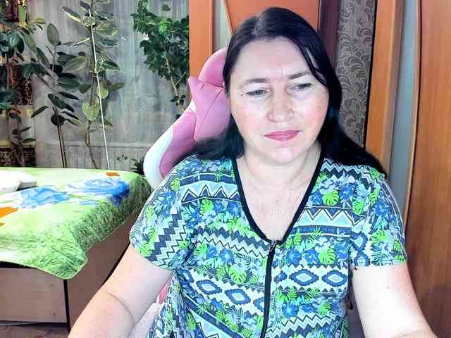 Lola18111 Live Webcam on BongaCams