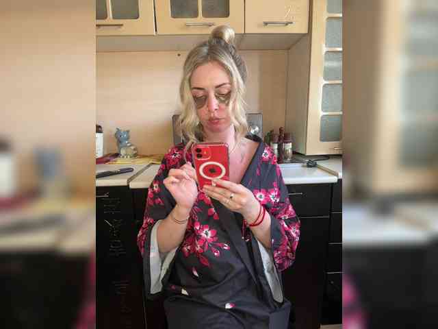 AloveA69 webcam