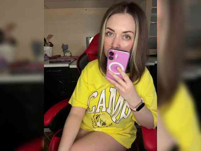 AloveA69 webcam