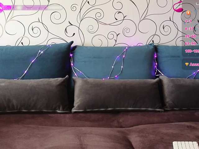 Mari-Cherie's BongaCams show and profile