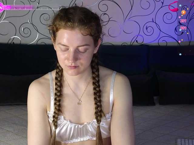 Mari-Cherie's BongaCams show and profile