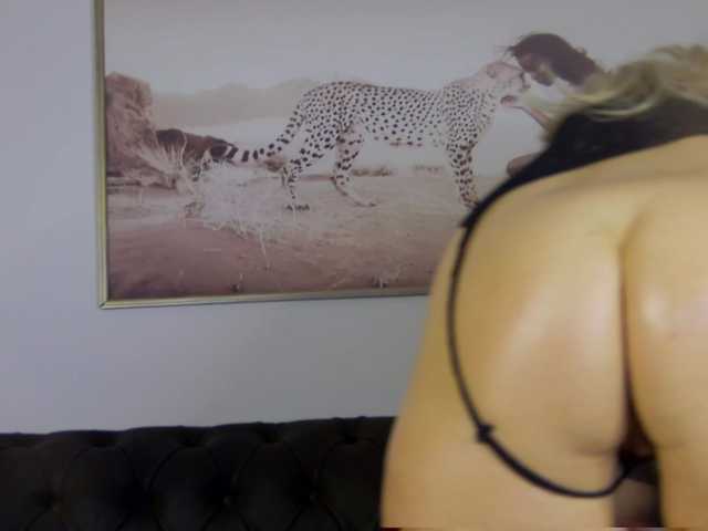 Tania44b's BongaCams show and profile