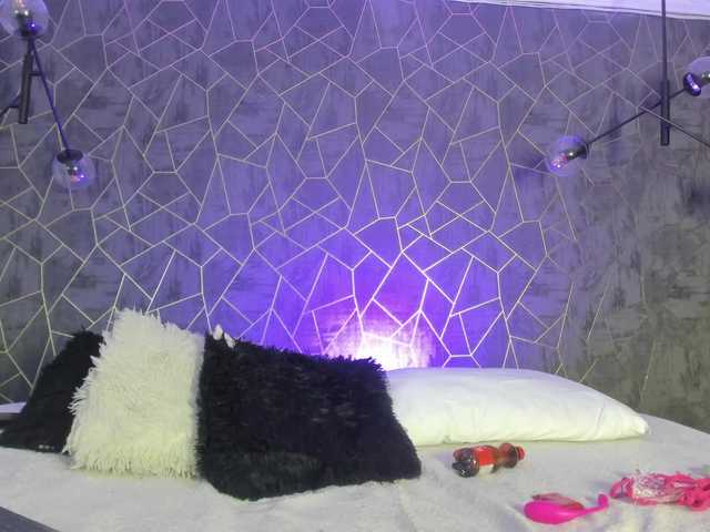 danaylia's BongaCams show and profile