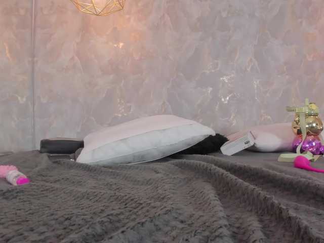 danaylia's BongaCams show and profile