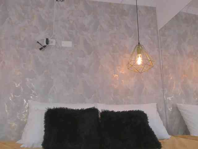 danaylia webcam