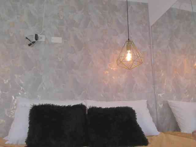 danaylia webcam