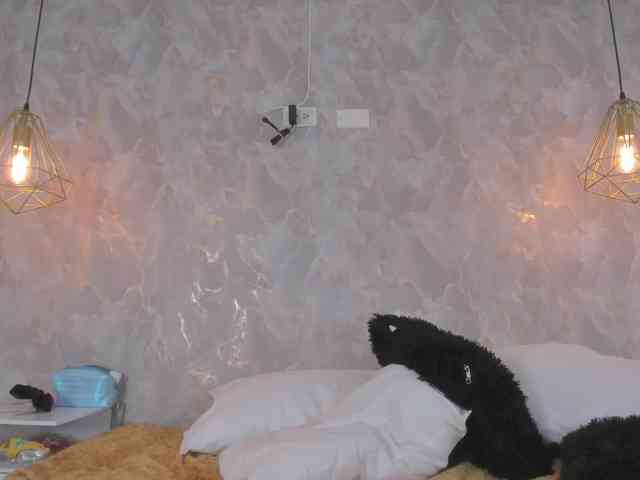 danaylia webcam