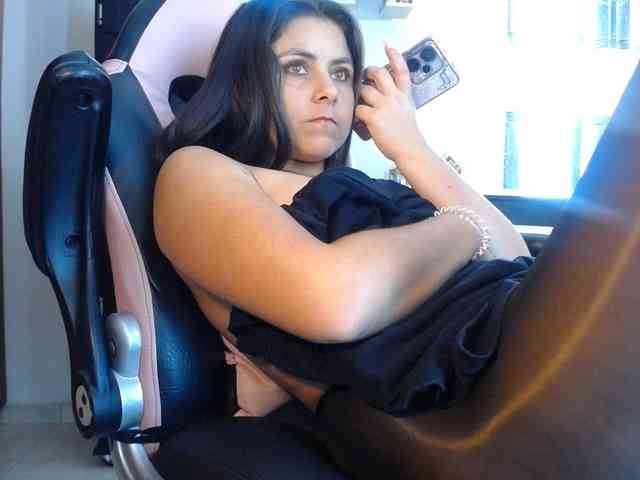Group chat for 20 39 tokens, Full privates for 60 89 tokens, Privates for 3..., Camera Naked 2