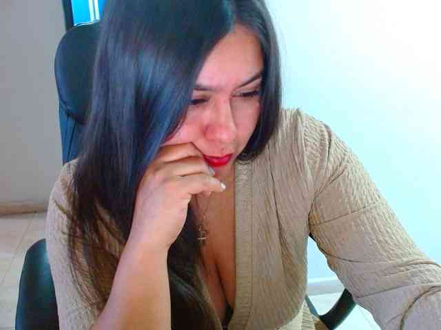 MARILYNWHANCO Live Webcam on BongaCams