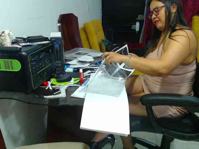 MARILYNWHANCO webcam