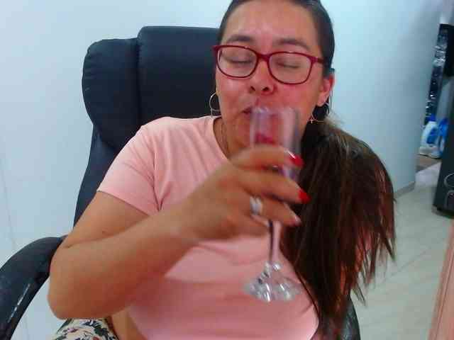 MARILYNWHANCO webcam
