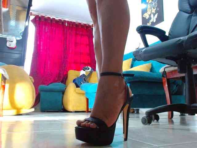 MARILYNWHANCO webcam