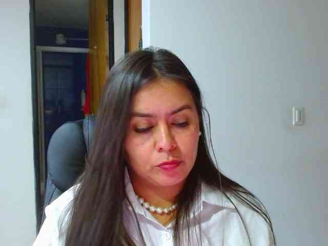 MARILYNWHANCO Live Webcam on BongaCams