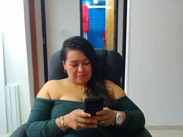 MARILYNWHANCO webcam