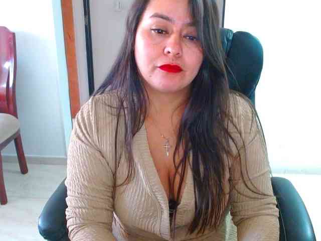 MARILYNWHANCO Live Webcam on BongaCams