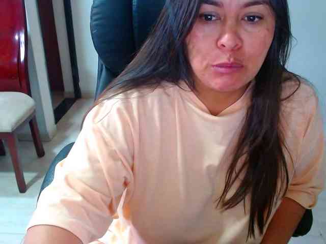 MARILYNWHANCO webcam