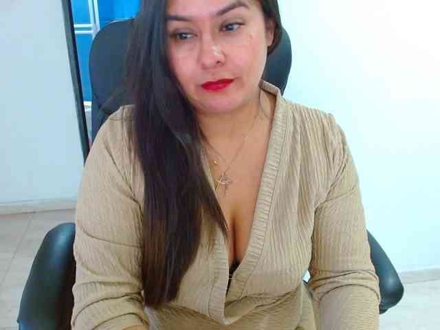 MARILYNWHANCO Live Webcam on BongaCams