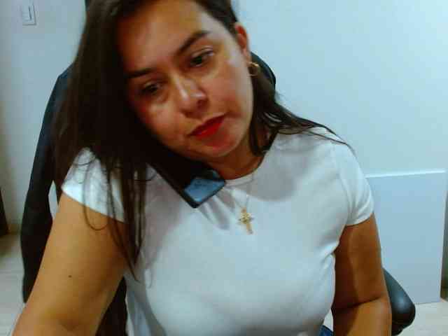 MARILYNWHANCO webcam