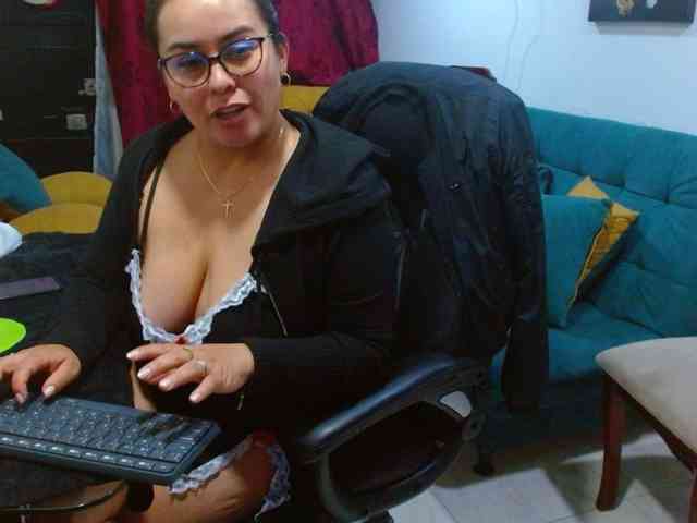 MARILYNWHANCO webcam