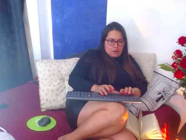 MARILYNWHANCO webcam