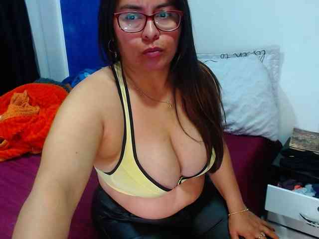 MARILYNWHANCO webcam